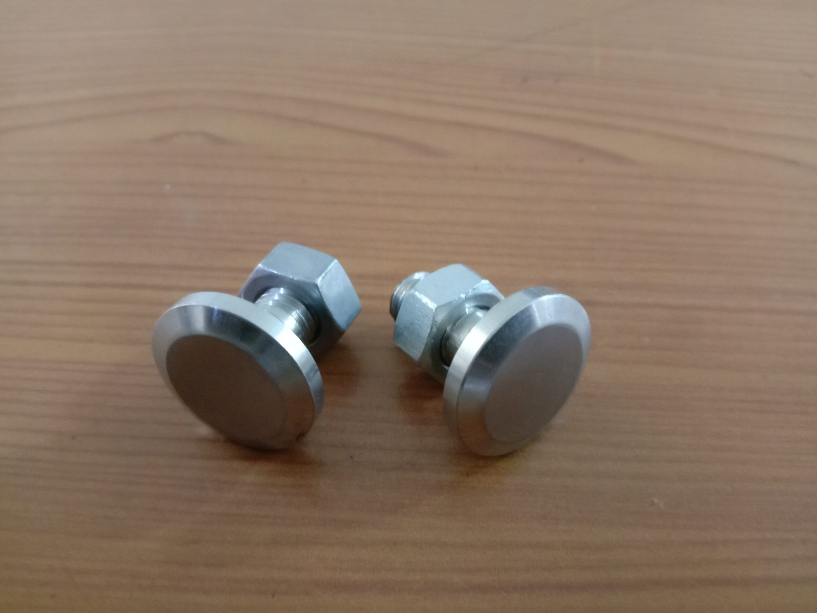 FRONT DRIP TRAY BOLTS-SAE045
